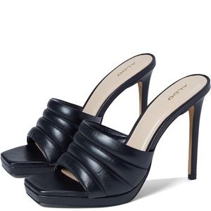 New Aldo High Heels - Stiletto platform perfect for the holidays! Never wore it.